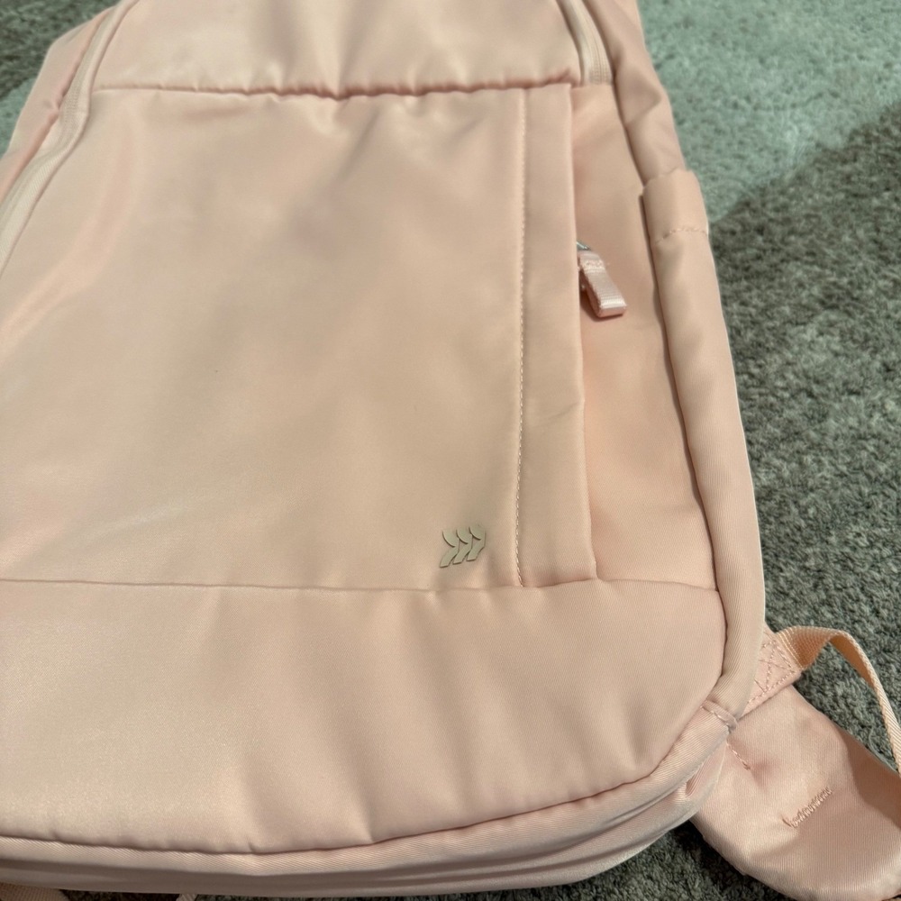 All in Motion Pink Water Repellent Backpack 15 Inch Laptop Sleeve NWT - Picture 2 of 7